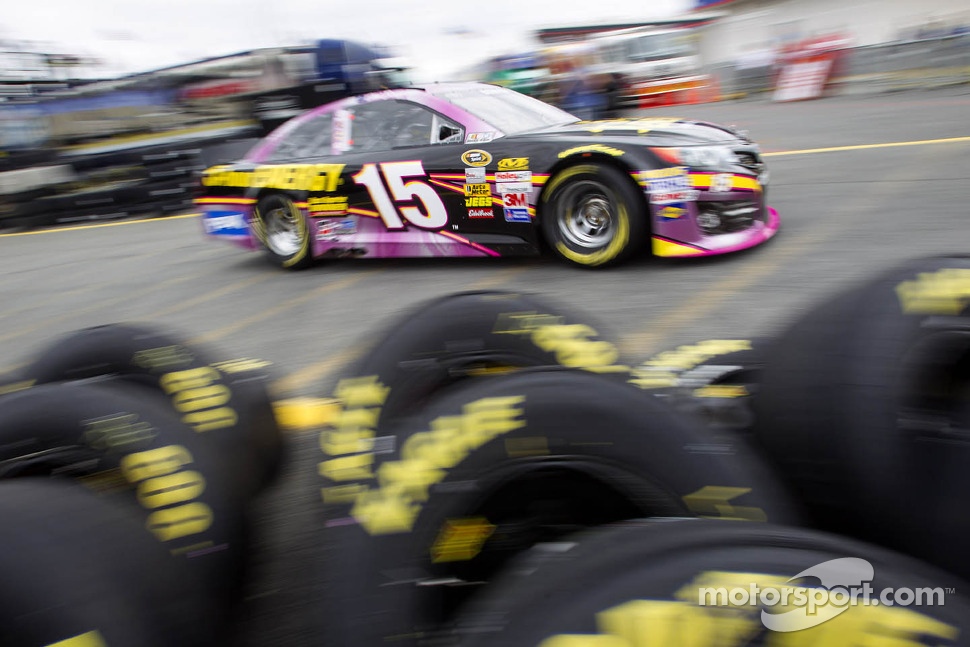 Clint Bowyer, Michael Waltrip Racing Toyota
