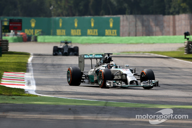 Льюіс Хемілтон, Mercedes AMG F1 Team 07