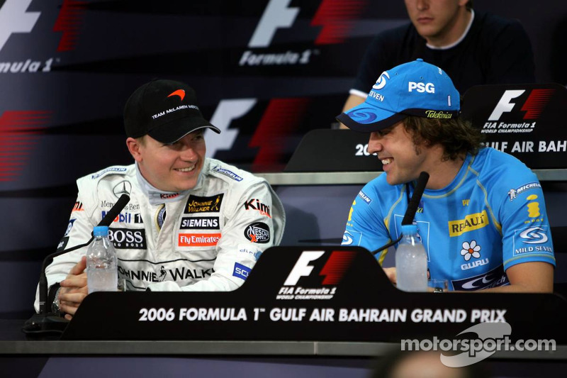 Dua pembalap veteran F1, Kimi Raikkonen (kiri) dan Fernando Alonso akan kembali bersaing musim depan.