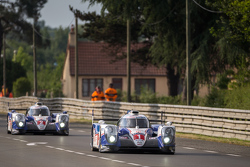 丰田车队1号丰田TS040 Hybrid赛车:安东尼·戴维森、塞巴斯蒂安·布耶米、中岛一贵