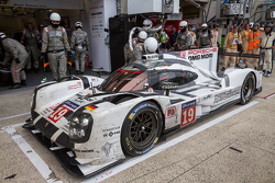 Splash-and-Dash bei #19 Porsche Team, Porsche 919 Hybrid: Nico Hülkenberg, Nick Tandy, Earl Bamber