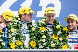 LMP2 podium: klassewinnaars #47 KCMG ORECA 05: Matthew Howson, Richard Bradley, Nicolas Lapierre