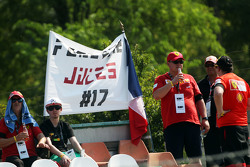 Spandoek als eerbetoon aan Jules Bianchi