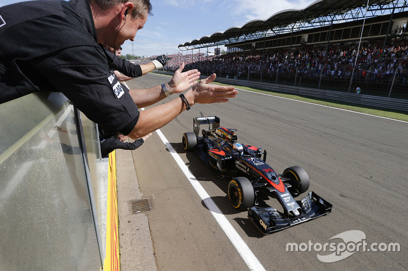 GP da Hungria 2015 – De volta à McLaren, Alonso sofreu com o motor Honda. Seu melhor resultado foi na Hungria, 5º. Seu ano se iniciou em um acidente grave e até hoje mal explicado nos testes, que o fez perder o 1º GP.