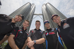 Will Davison, Erebus Motorsport and Todd Kelly, Nissan Motorsports and Scott McLaughlin, Garry Roger