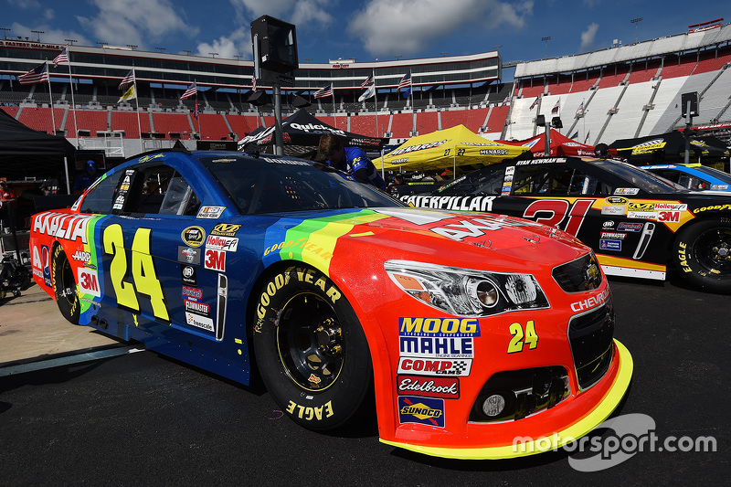 The throwback car of Jeff Gordon, Hendrick Motorsports Chevrolet at
