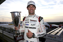 Ganador de la carrera Mark Webber, Porsche Team