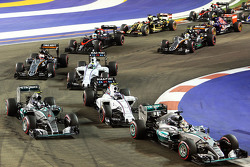Lewis Hamilton, de Mercedes AMG F1 W06, Nico Rosberg, de Mercedes AMG F1 W06 y Valtteri Bottas, Will