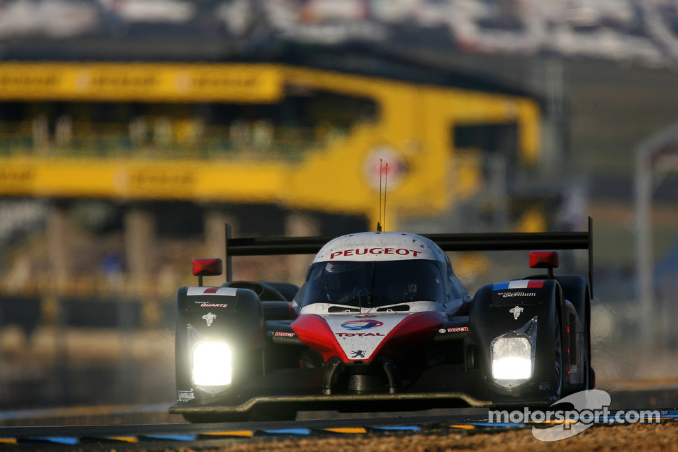 #7 Team Peugeot Total Peugeot 908: Marc Gene, Nicolas Minassian, Jacques Villeneuve