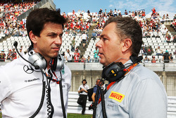 Тото Вольф, Виконавчий директор Mercedes AMG F1 та акціонер з Маріо Ісола, Pirelli Racing Managerна