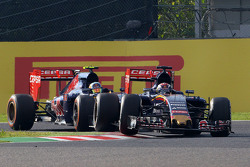 Max Verstappen, Scuderia Toro Rosso STR10, vor Teamkollege Carlos Sainz Jr., Scuderia Toro Rosso STR