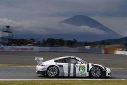#92 Porsche Team Manthey Porsche 911 RSR: Frédéric Makowiecki, Patrick Pilet