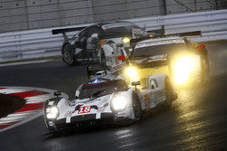 #18 Porsche Team Porsche 919 Hybrid: Romain Dumas, Neel Jani, Marc Lieb