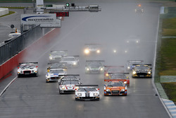 #14 Lambda Performance Ford GT GT3: Nico Verdonck, Frank Kechele, in Führung