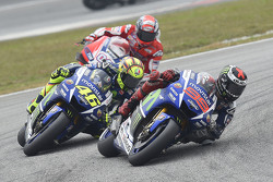 Jorge Lorenzo, Yamaha Factory Racing; Valentino Rossi, Yamaha Factory Racing