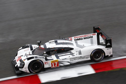 #17 Porsche Team Porsche 919 Hybrid: Timo Bernhard, Mark Webber, Brendon Hartley