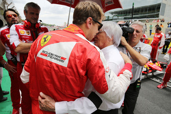 Sebastian Vettel, Ferrari, mit Bernie Ecclestone in der Startaufstellung