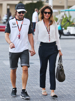 Fernando Alonso, McLaren, mit Freundin Lara Alvarez