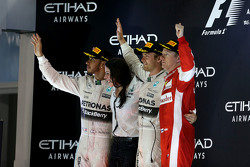2. Lewis Hamilton, Mercedes AMG F1 Team; 1. Nico Rosberg, Mercedes AMG F1 Team