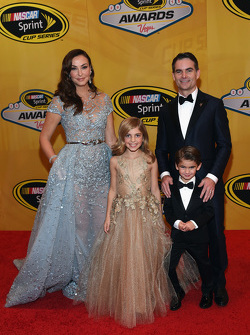 Jeff Gordon, Hendrick Motorsports Chevrolet with wife Ingrid, daughter Ella and son Leo