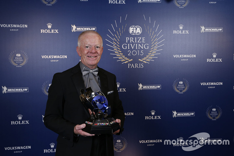 Adrian Fawdington gana al destacado oficial de la FIA del año.