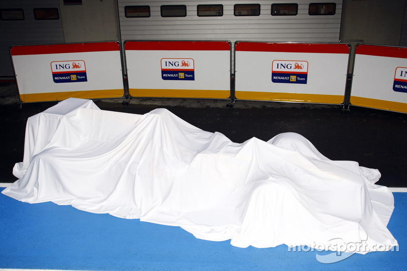 yeni Renault R29 under veil