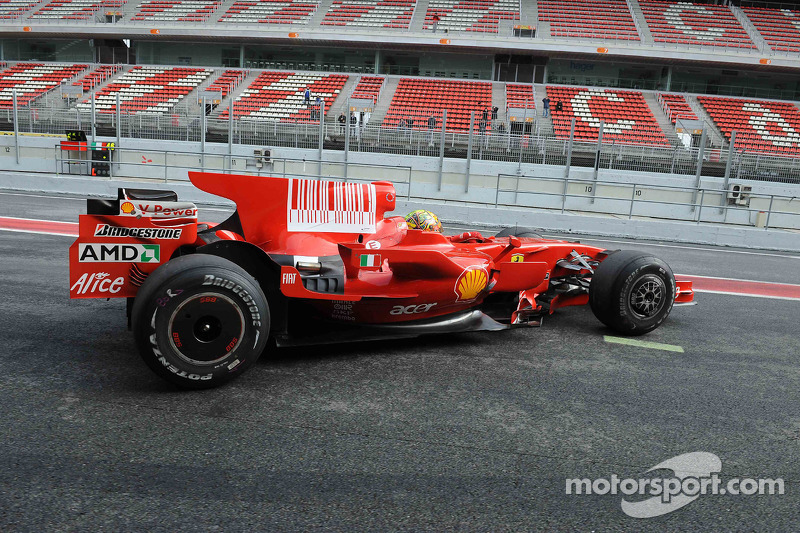 Valentino Rossi test ediyorFerrari F2008