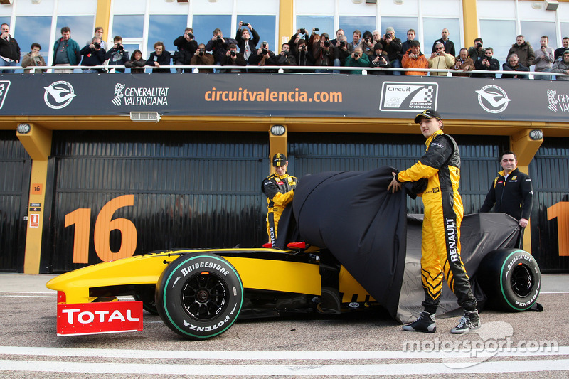 petrov renault f1 r30 petrov renault f1 r30