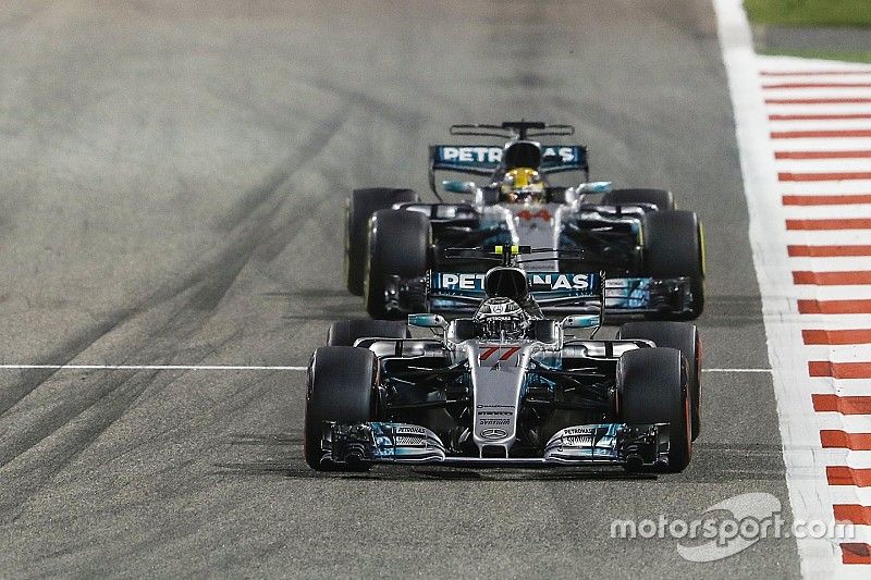 Valtteri Bottas, Mercedes F1 W08, Lewis Hamilton, Mercedes F1 W08