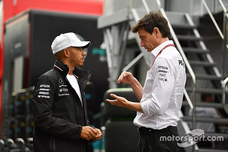 Lewis Hamilton, Mercedes-AMG F1 y Toto Wolff, Mercedes AMG F1 