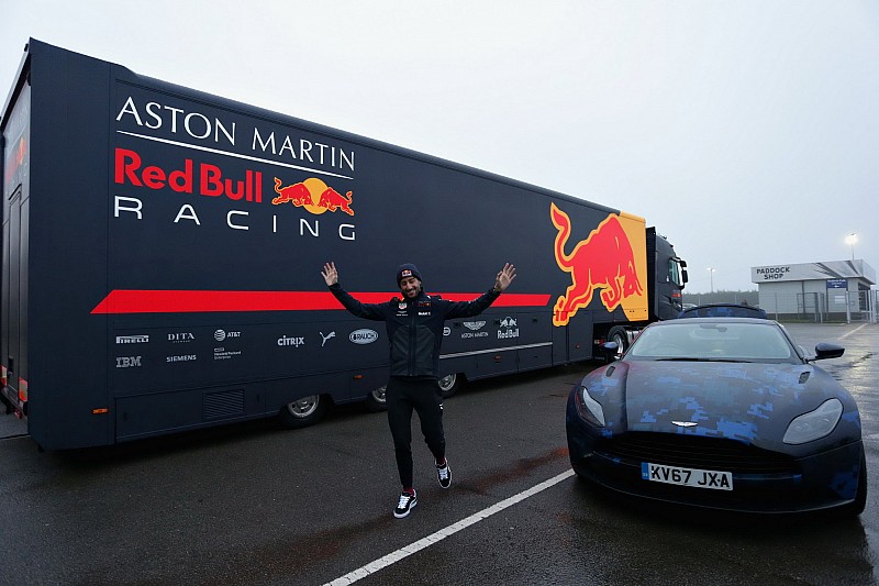 Az Aston Martin a Honda érkezése ellenére névadó szponzor marad a Red Bullnál