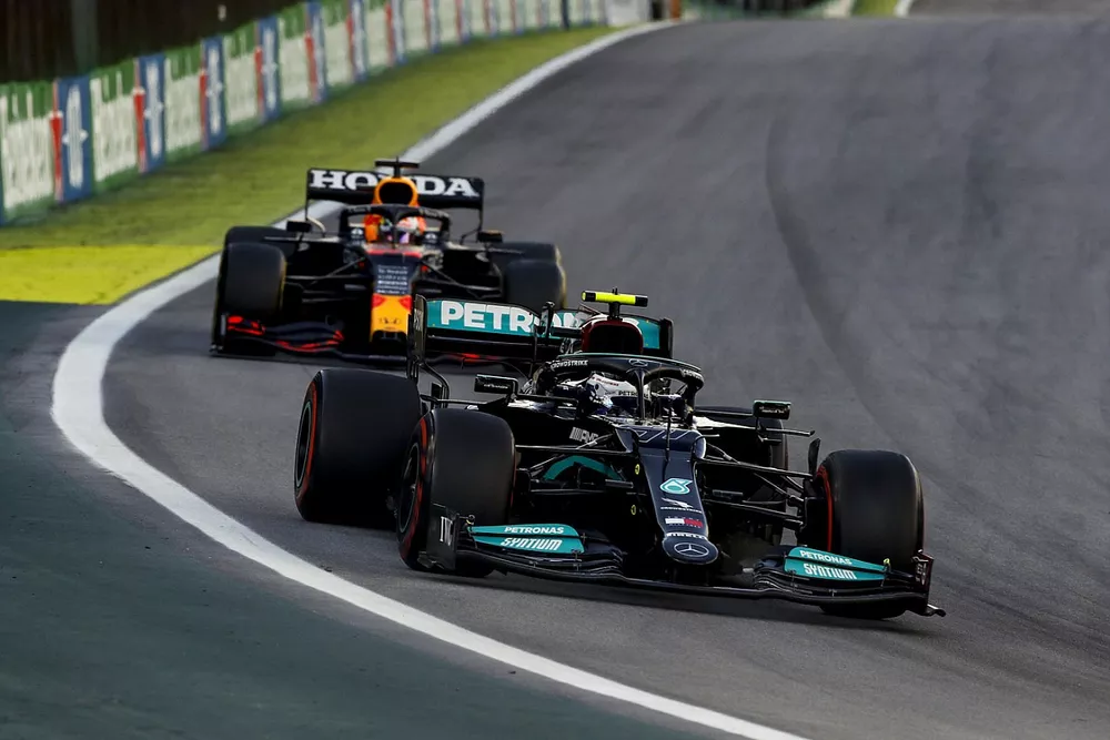 Valtteri Bottas, Mercedes W12, Max Verstappen, Red Bull Racing RB16B