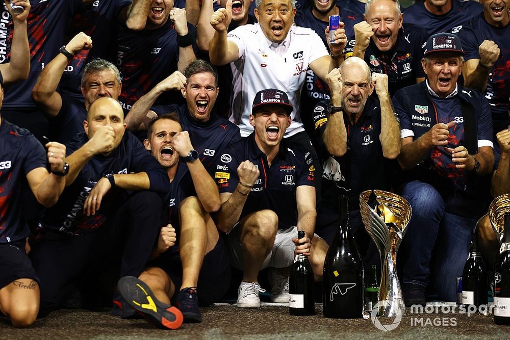 Race winner and 2021 F1 World Drivers Champion Max Verstappen, Red Bull Racing celebrates with his team