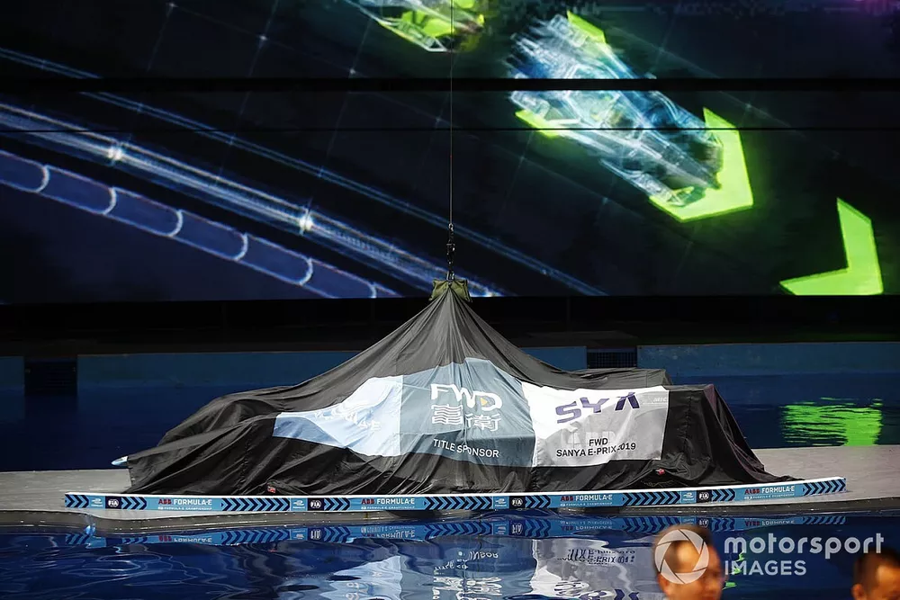 Las cubiertas se retiran del coche de F&oacute;rmula E Gen 2