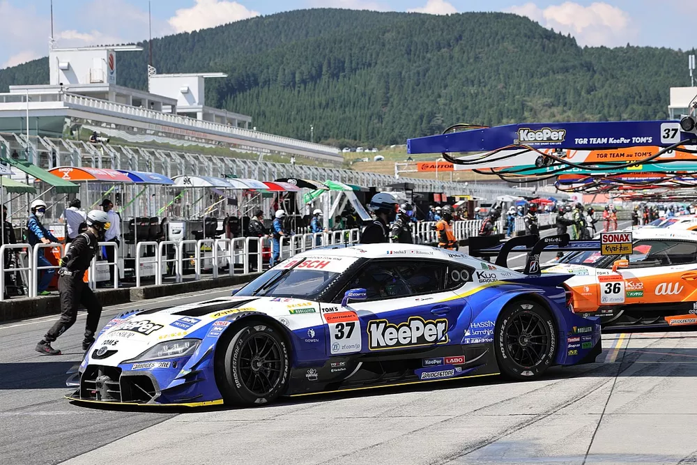スーパーGTはトムス陣営にシャッフル。37号車が“デロイト トムス”に