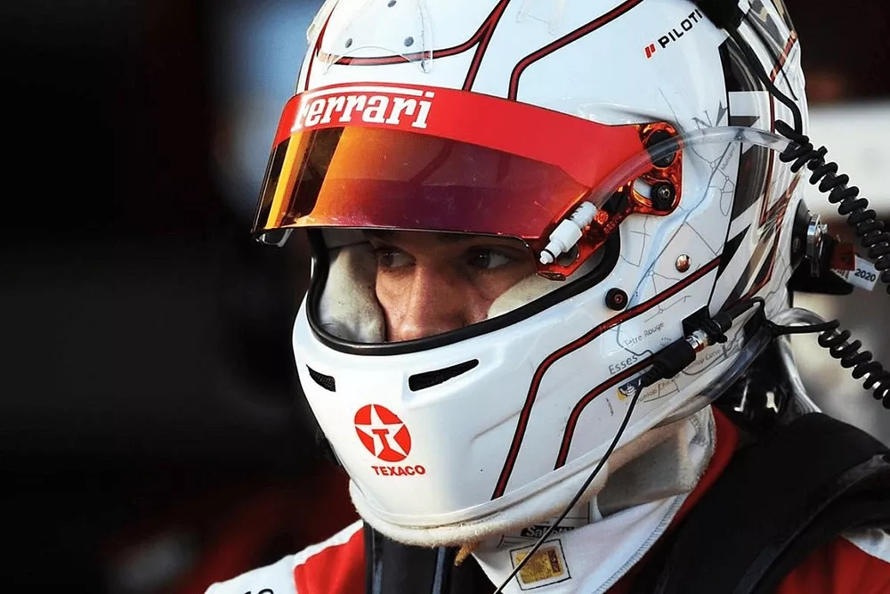 Victor-Gomez-IV-geared-up-at-the-Asia-Le-Mans-Series