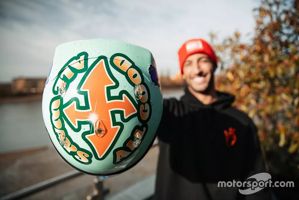 Daniel Ricciardo, McLaren's new helmet