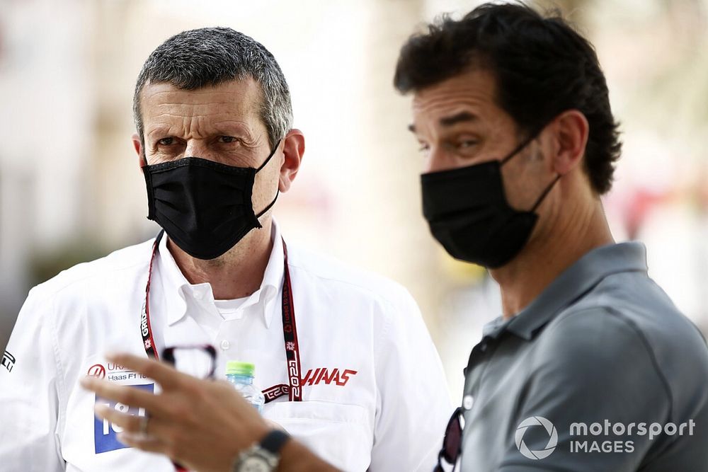 Guenther Steiner, Team Principal, Haas F1, with Mark Webber