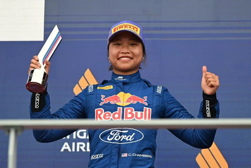 Podium: third place Chloe Chambers, Campos Racing