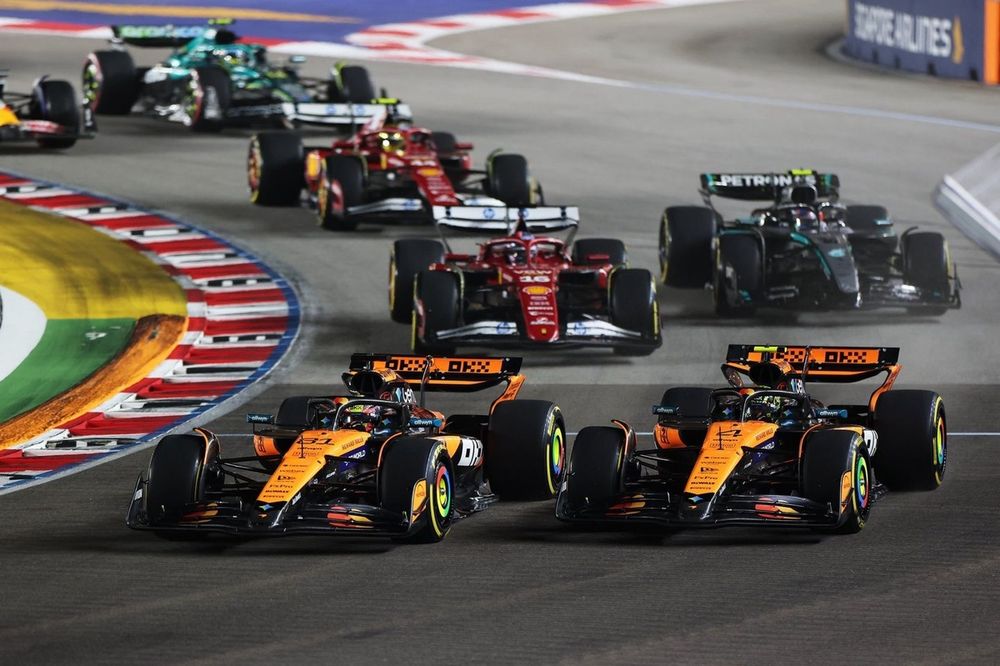 Lando Norris, McLaren, Oscar Piastri, McLaren