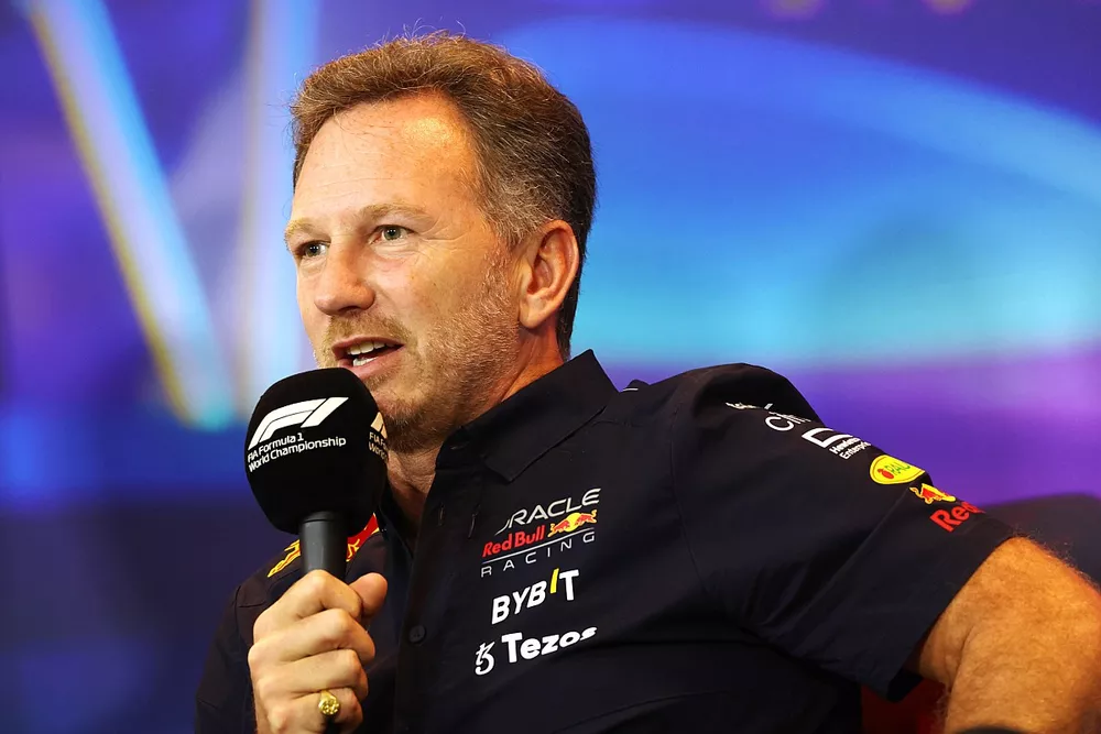 Christian Horner, director del equipo Red Bull Racing, asiste a la conferencia de prensa 