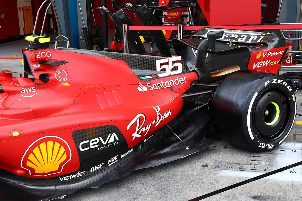 Ferrari SF-23 zijaanzicht