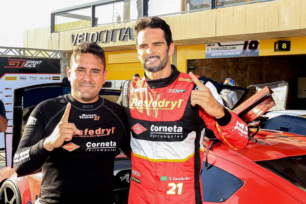 Raphael Teixeira e Thiago Camilo