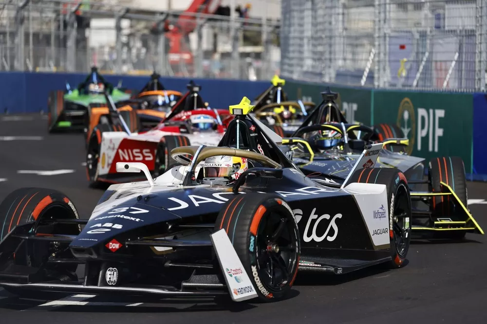 Nick Cassidy, Jaguar TCS Racing, Jaguar I-TYPE 6, Dan Ticktum, ERT Formula E Team, ERT X24