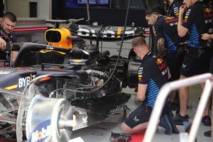 GALERÍA TÉCNICA: Los F1 en el test de Bahréin desde el pitlane