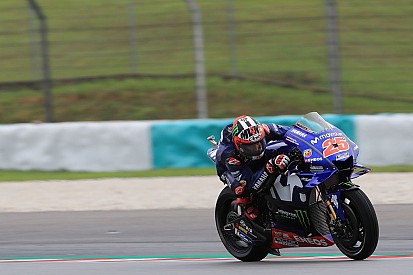 Warm-up - Un doublé Yamaha en pneus pluie