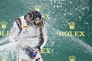 Hitech rządzi na SIlverstone