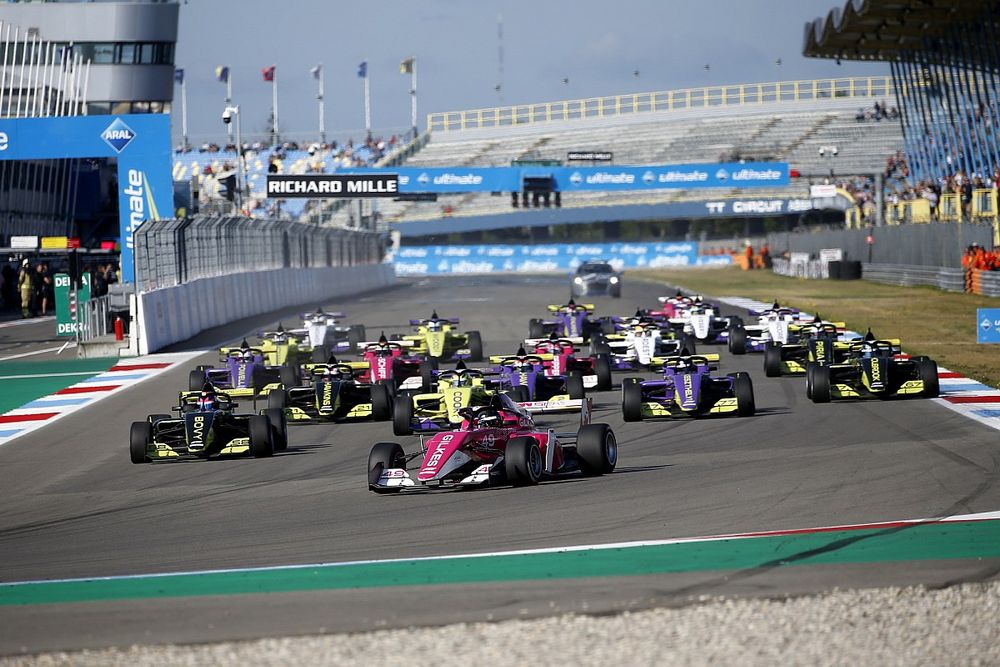 Acci&oacute;n en la largada