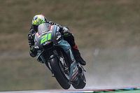 Morbidelli lidera un warm up pasado por agua