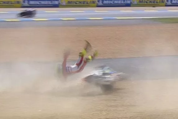 Eric Granado &eacute; atropelado por Rafaelle Fusco em Le Mans